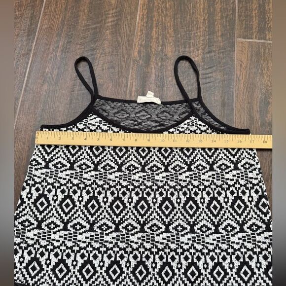 Freeway Black & White Tribal Fringe Tank Top Boho Festival Style sz M - Picture 10 of 13